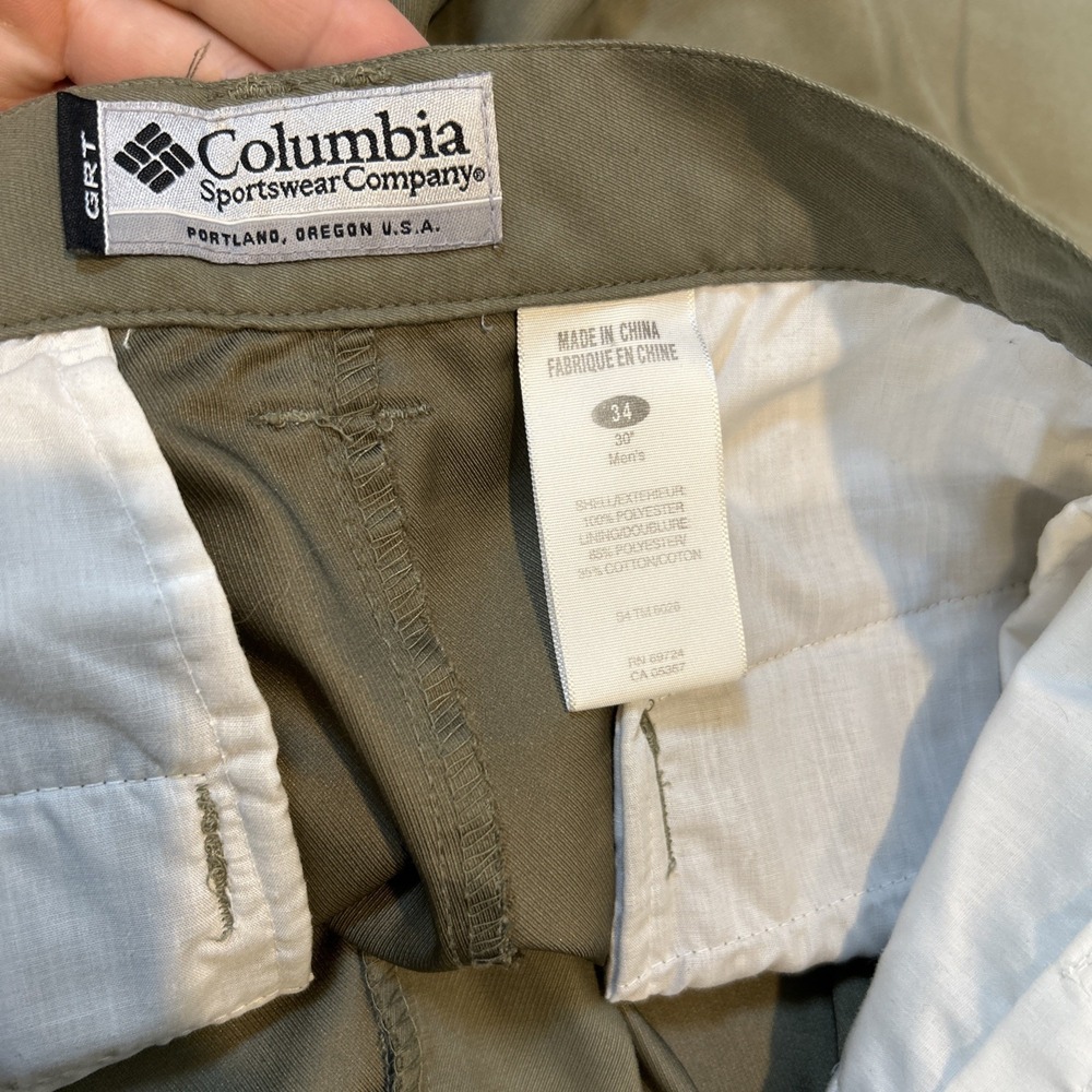 Columbia GRT Pants Mens 34x30 Beige Pleated Outdoor Hiking Fishing Gorpcore - Picture 10 of 11